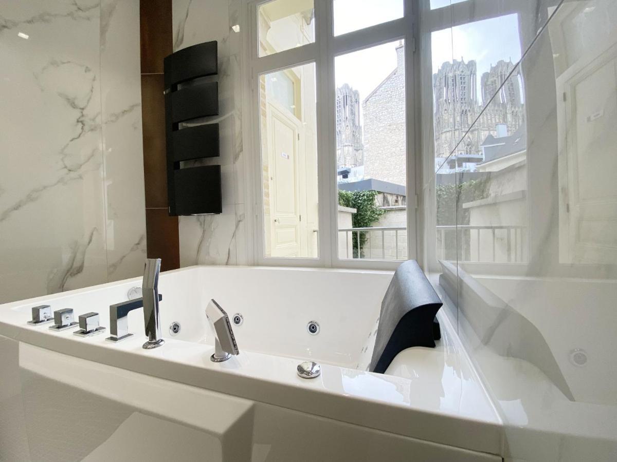 Le Clovis Suites Spa Sauna Реймс Экстерьер фото